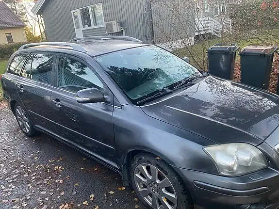 Toyota Avensis 2009 photo 2