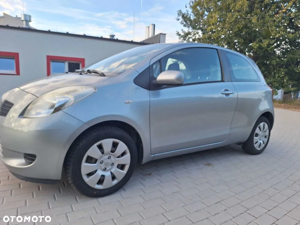 Toyota Yaris 2006 photo 2