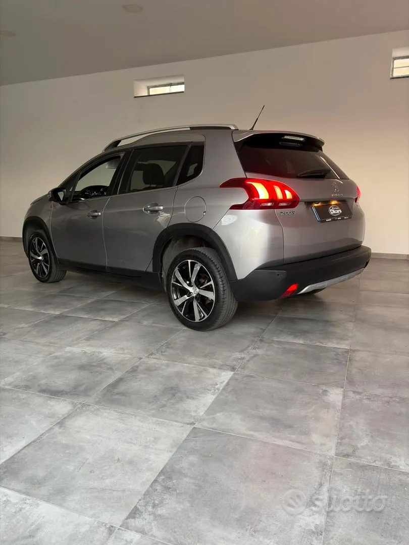Peugeot 2008 2019 photo 2