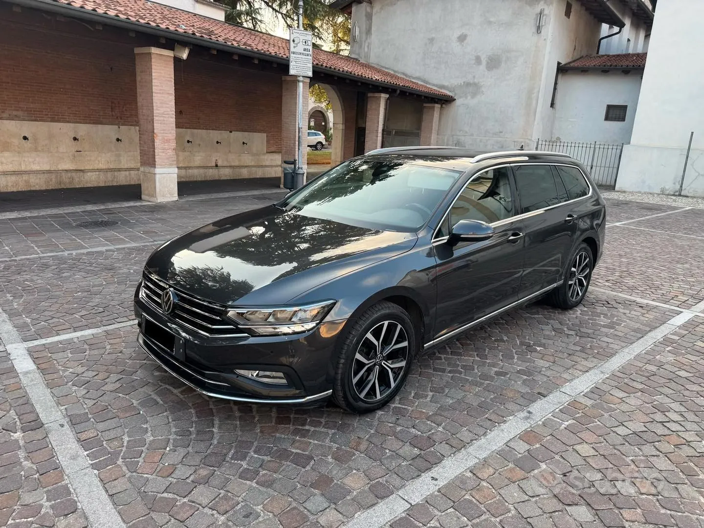 Volkswagen Passat 2022 photo 2