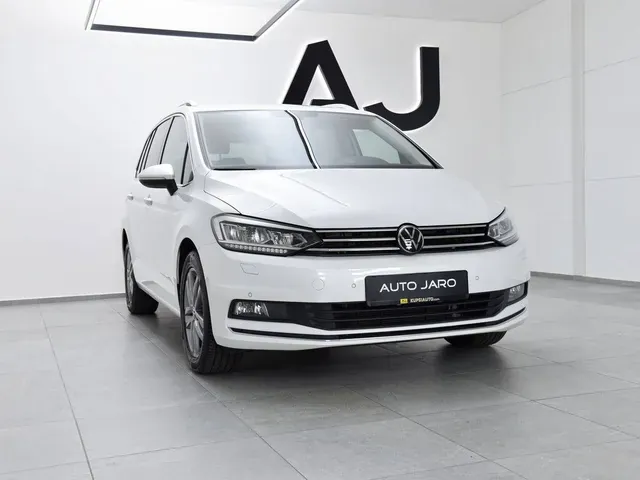 Volkswagen Touran 2022 photo 2