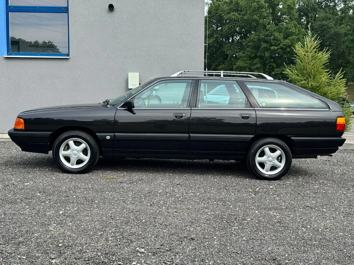 Audi 100 Avant 1989 photo 2