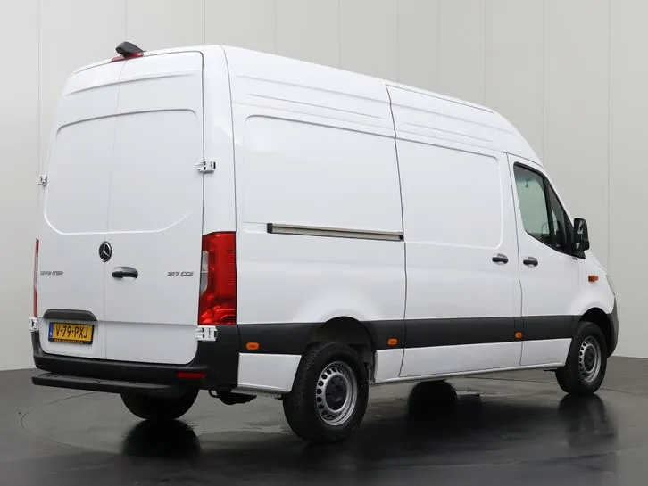 Mercedes-Benz Sprinter 2024 photo 2
