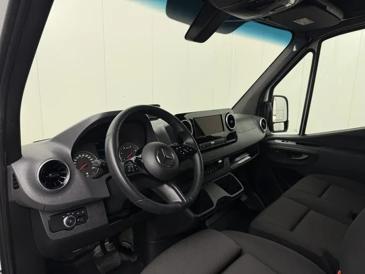 Mercedes-Benz Sprinter 2024 photo 3