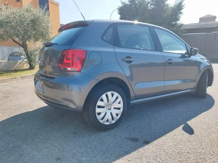 Volkswagen Polo 2014 photo 2