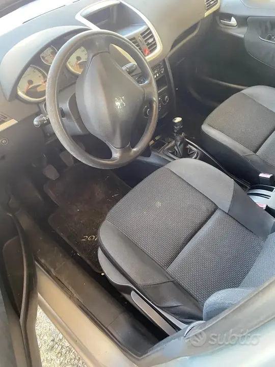 Peugeot 207 2009 photo 4