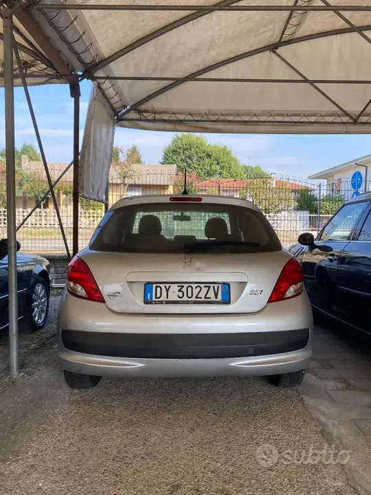 Peugeot 207 2009 photo 3