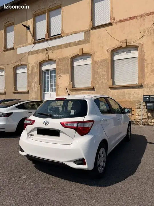 Toyota Yaris 2018 photo 2