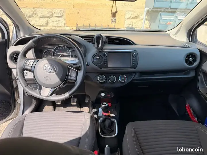 Toyota Yaris 2018 photo 3