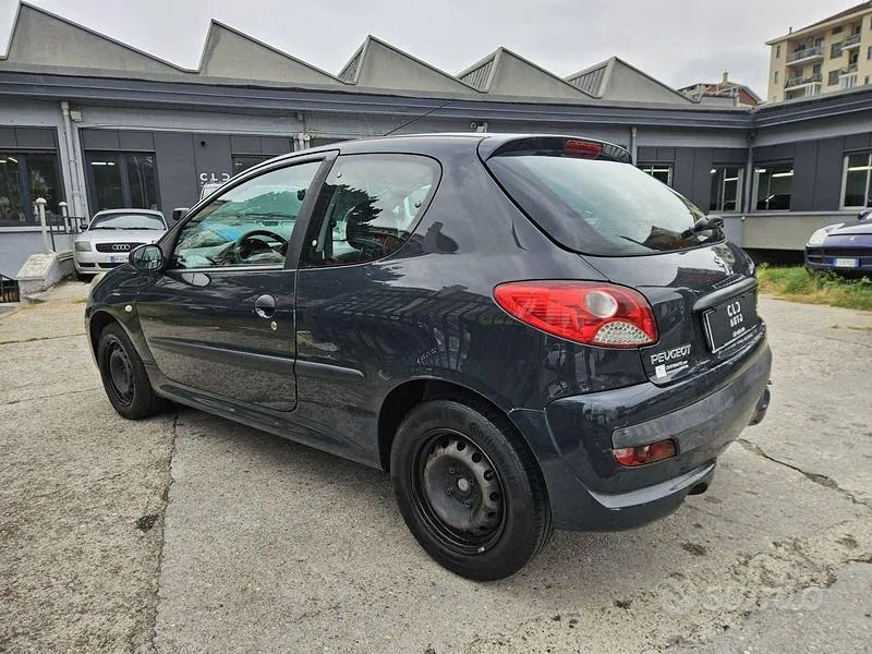 Peugeot 206 2010 photo 4