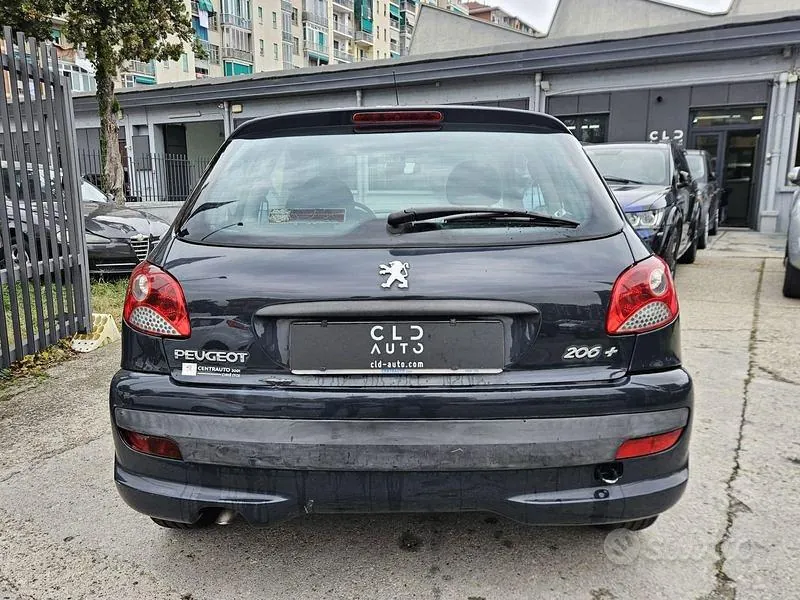 Peugeot 206 2010 photo 5
