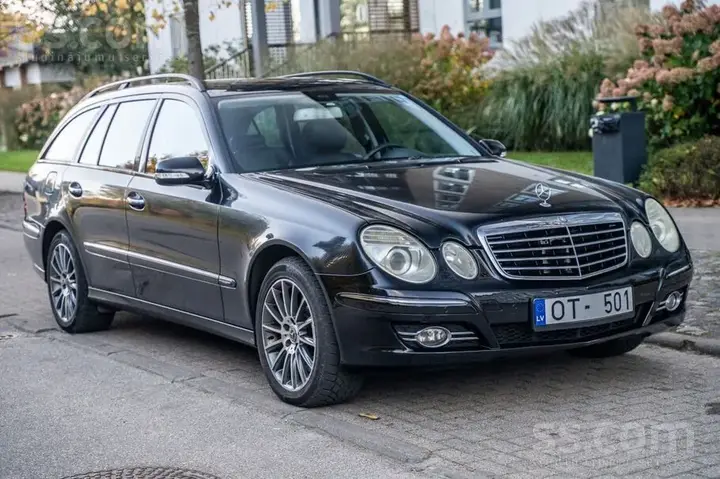 Mercedes-Benz E320 2008 photo 3