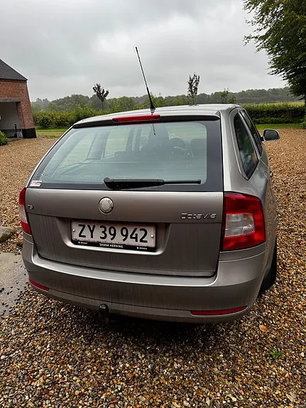 Skoda Octavia 2010 photo 5