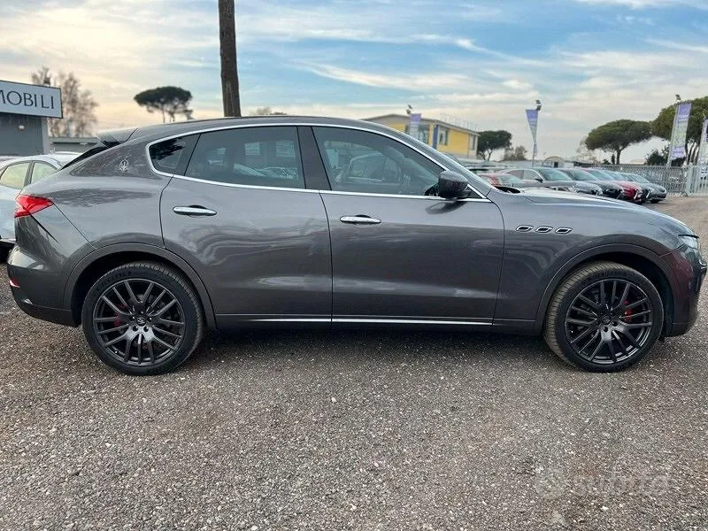 Maserati Levante 2017 photo 5