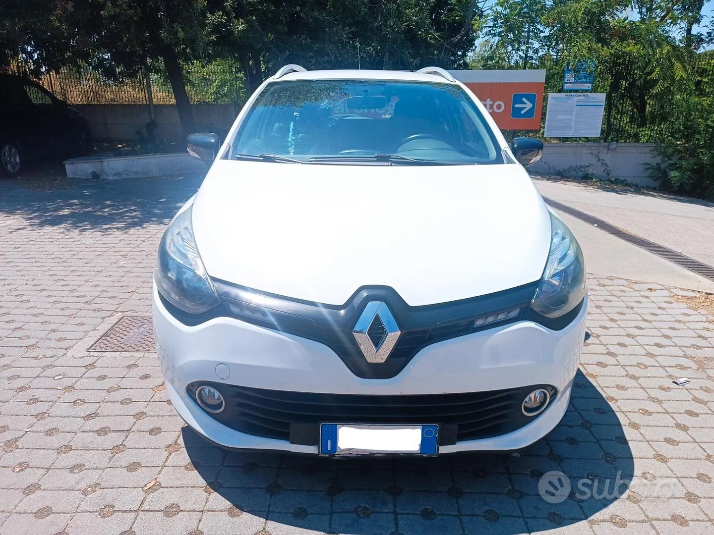 Renault Clio 2015 photo 2