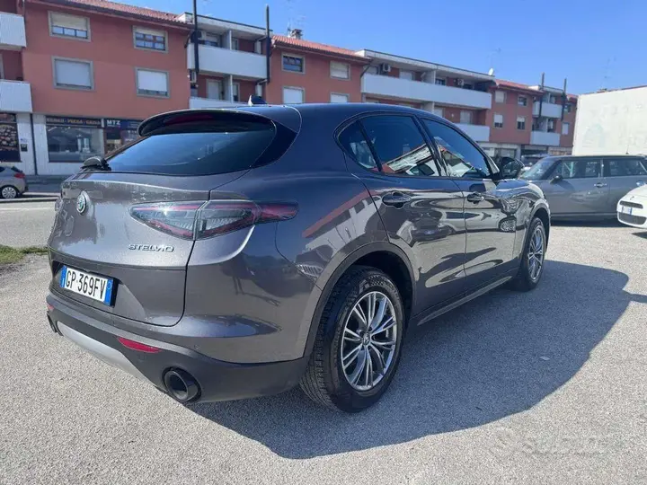 Alfa Romeo Stelvio 2023 photo 5