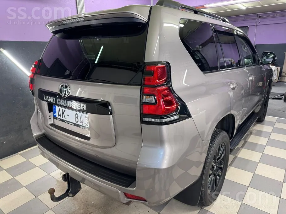 Toyota Land Cruiser 2021 photo 2