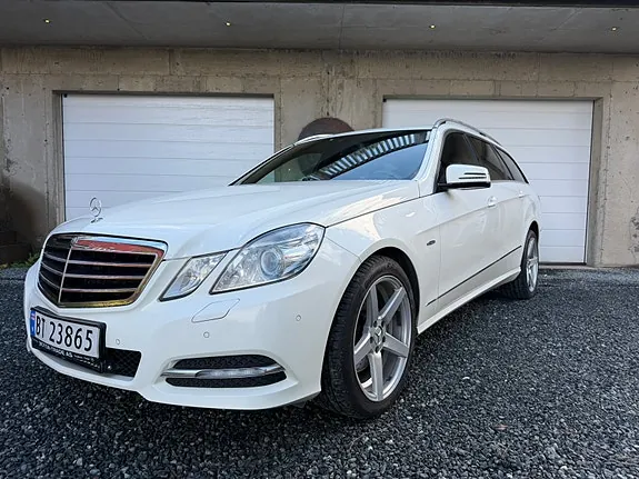 Mercedes-Benz E-Class 2011 photo 2