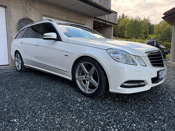 Mercedes-Benz E-Class 2011 photo 5