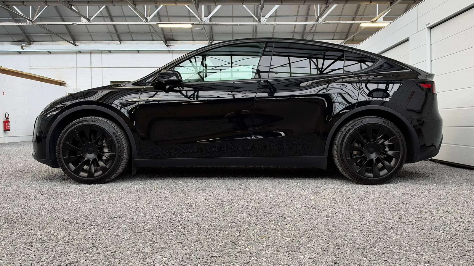 Tesla Model Y 2024 photo 3