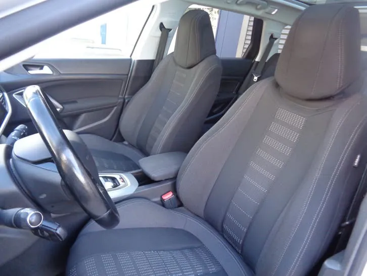 Peugeot 308 2017 photo 2