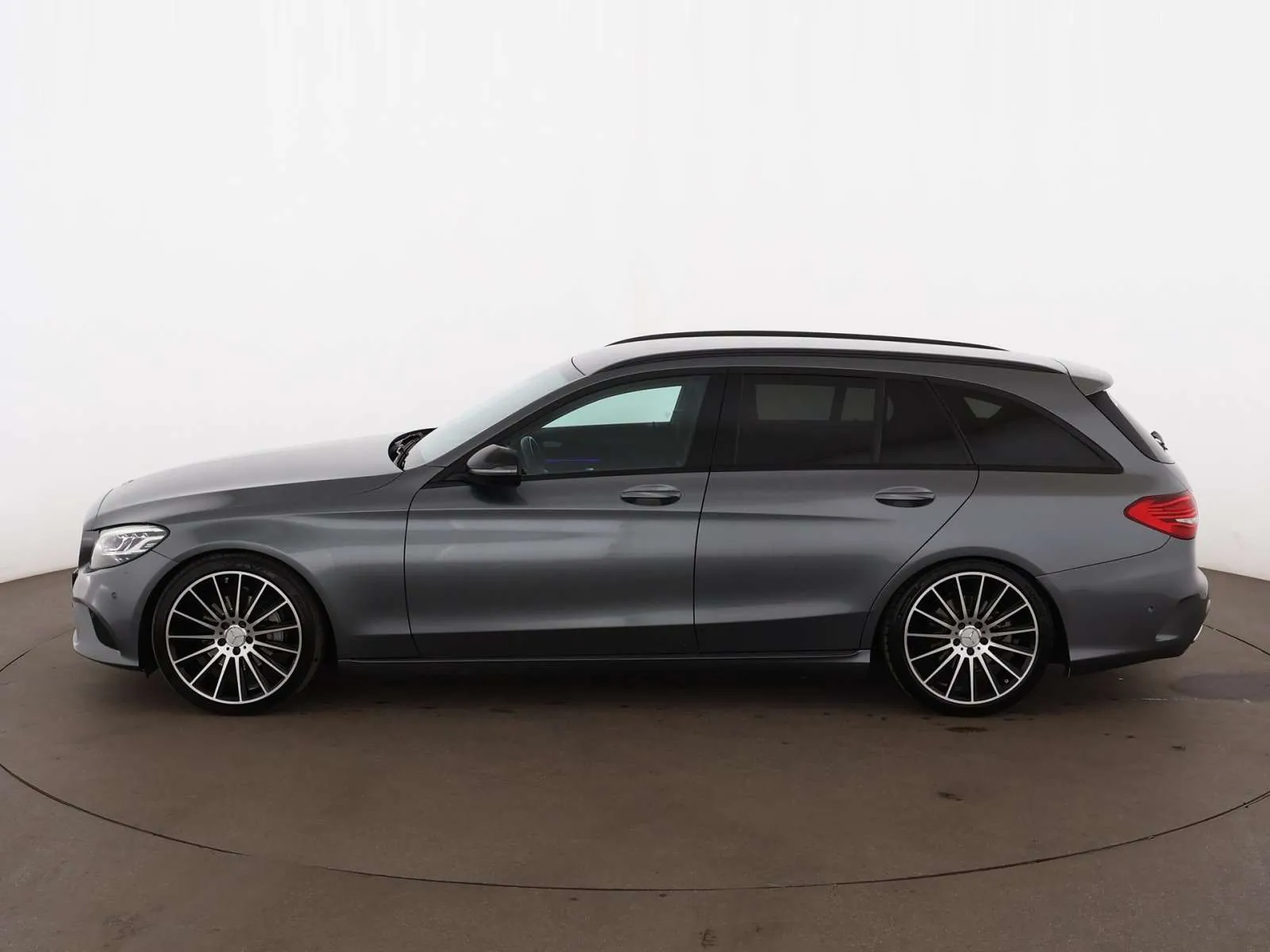 Mercedes-Benz C-Class 2018 photo 5