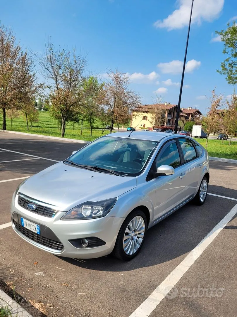 Ford Focus 2009 photo 2