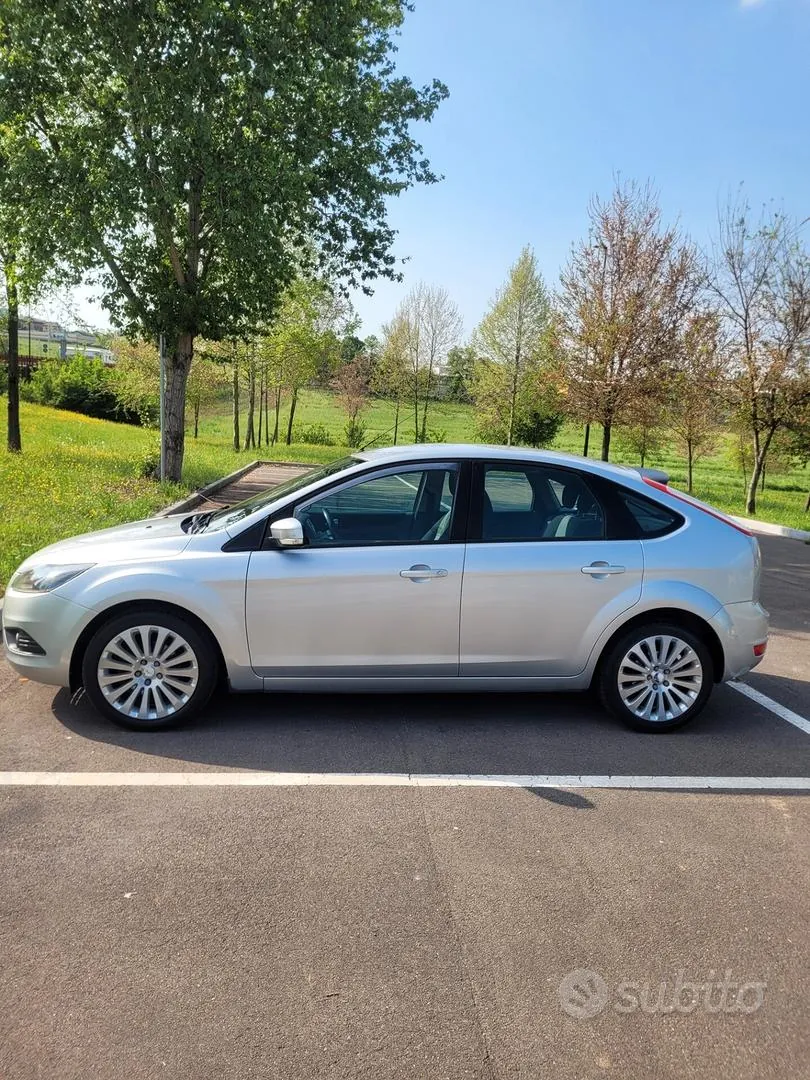 Ford Focus 2009 photo 3