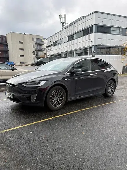 Tesla Model X 2018 photo 2