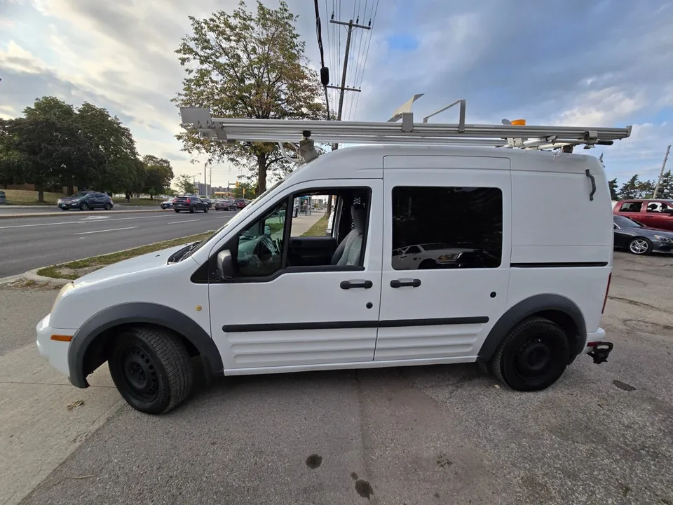 Ford Transit Connect 2011 photo 2