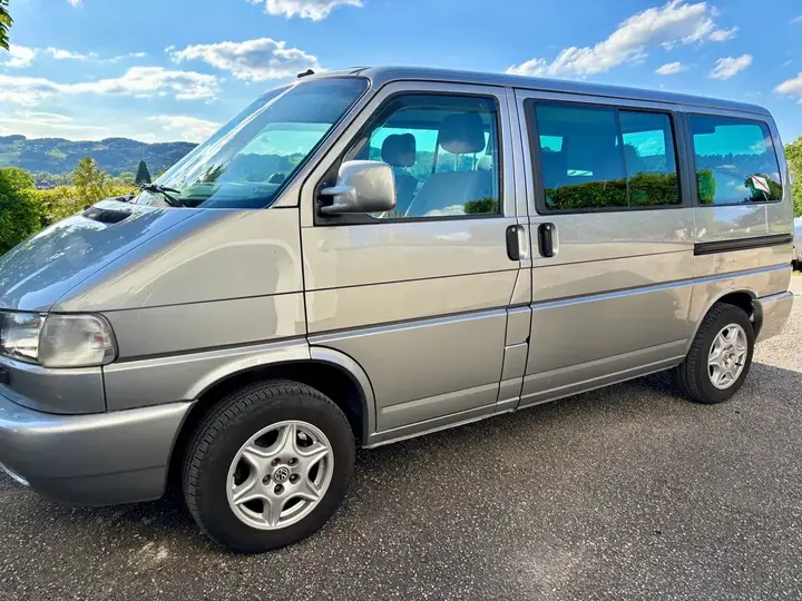 Volkswagen T4 1999 photo 2
