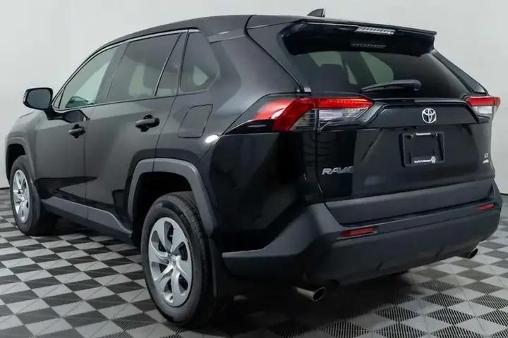 Toyota Rav4 2024 photo 3