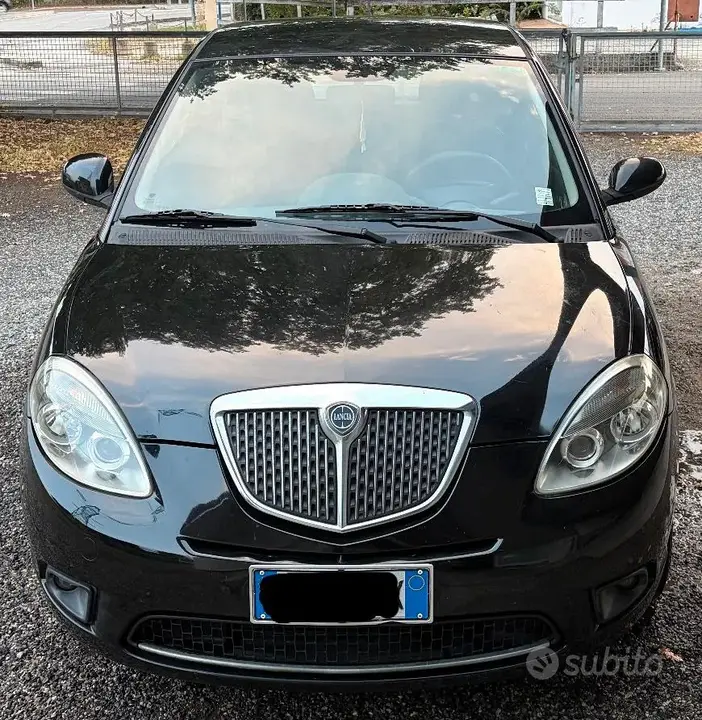 Lancia Ypsilon