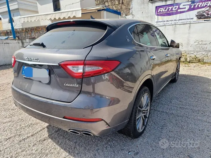 Maserati Levante 2018 photo 2