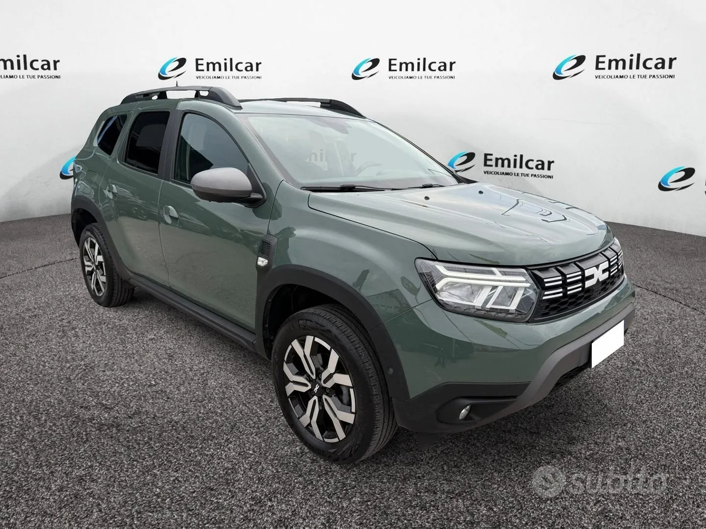 Dacia Duster 2023 photo 2