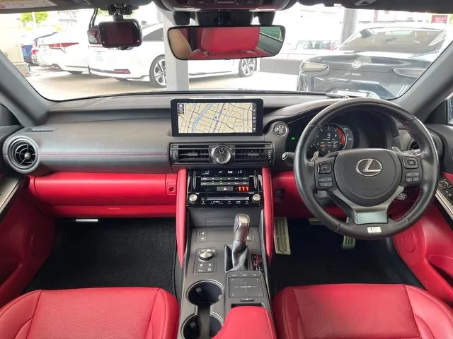 Lexus Is 2024 photo 2