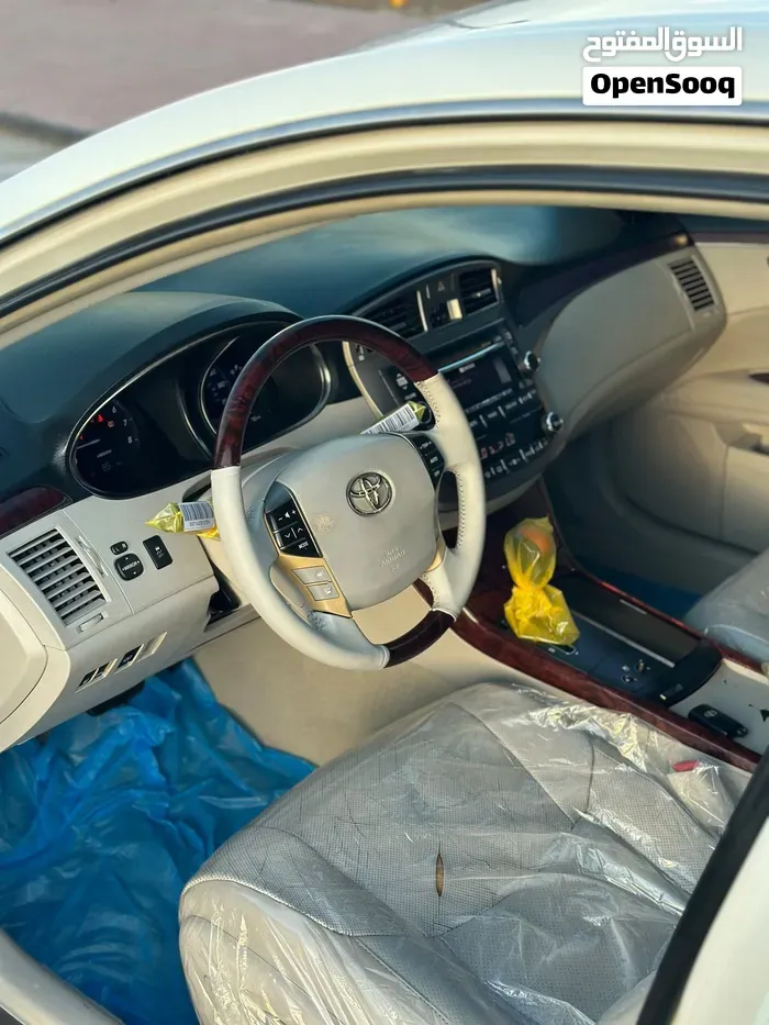 Toyota Avalon 2011 photo 2