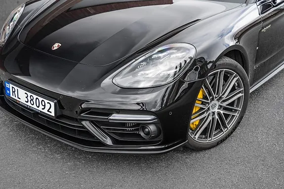 Porsche Panamera Turbo S 2018 photo 2