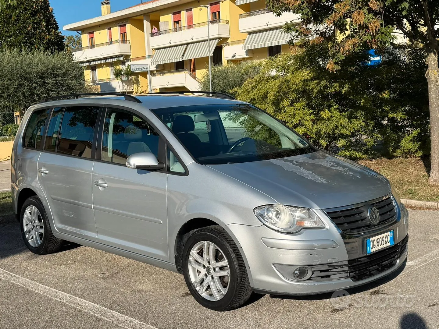 Volkswagen Touran 2007 photo 2