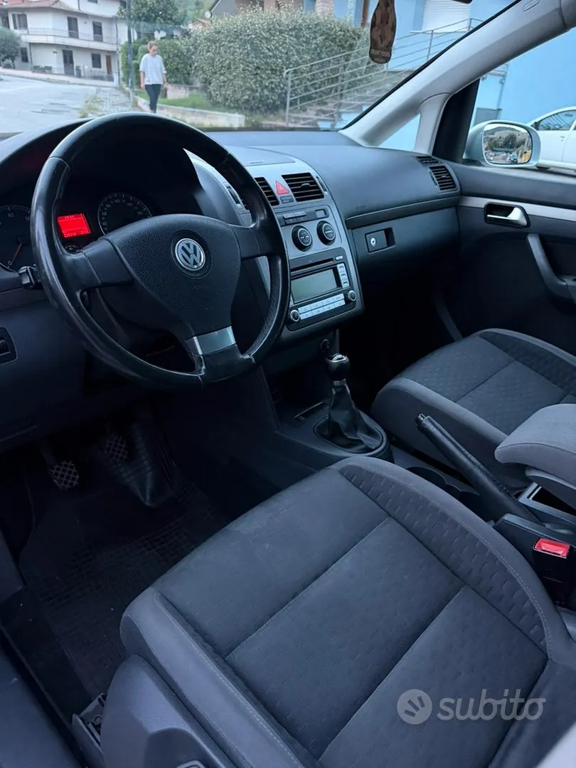 Volkswagen Touran 2007 photo 5