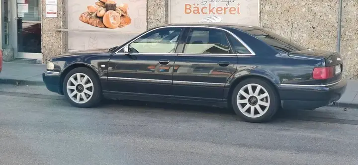 Audi A8 1999 photo 2