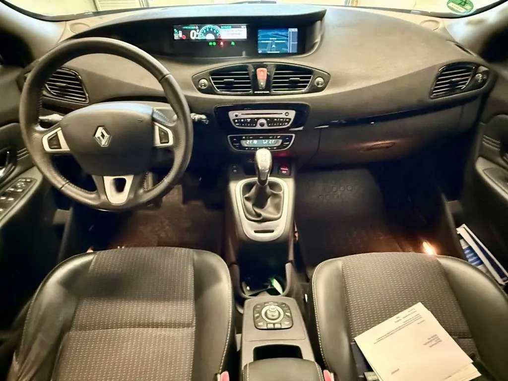Renault Grand Scenic 2011 photo 2
