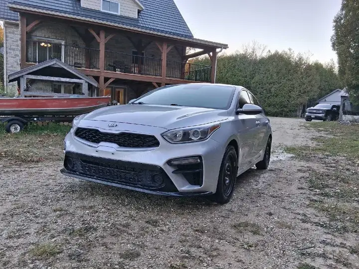 Kia Forte 2019 photo 2