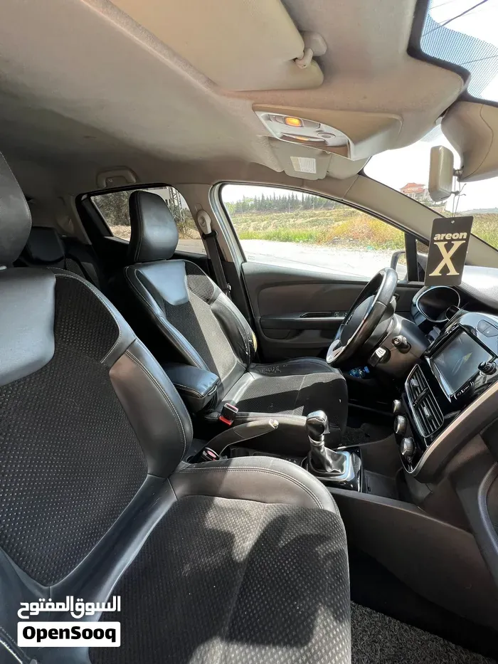 Renault Clio 2019 photo 2