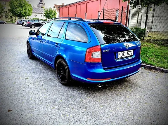 Skoda Octavia 2010 photo 4