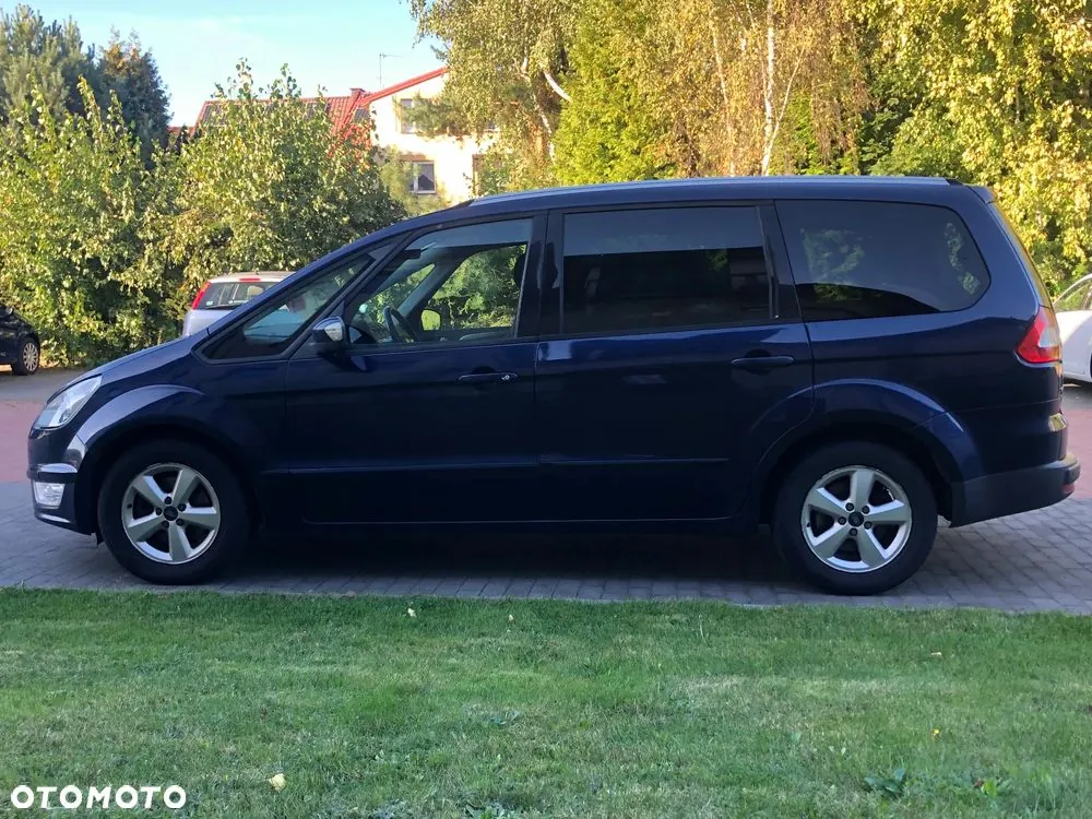 Ford Galaxy 2011 photo 2