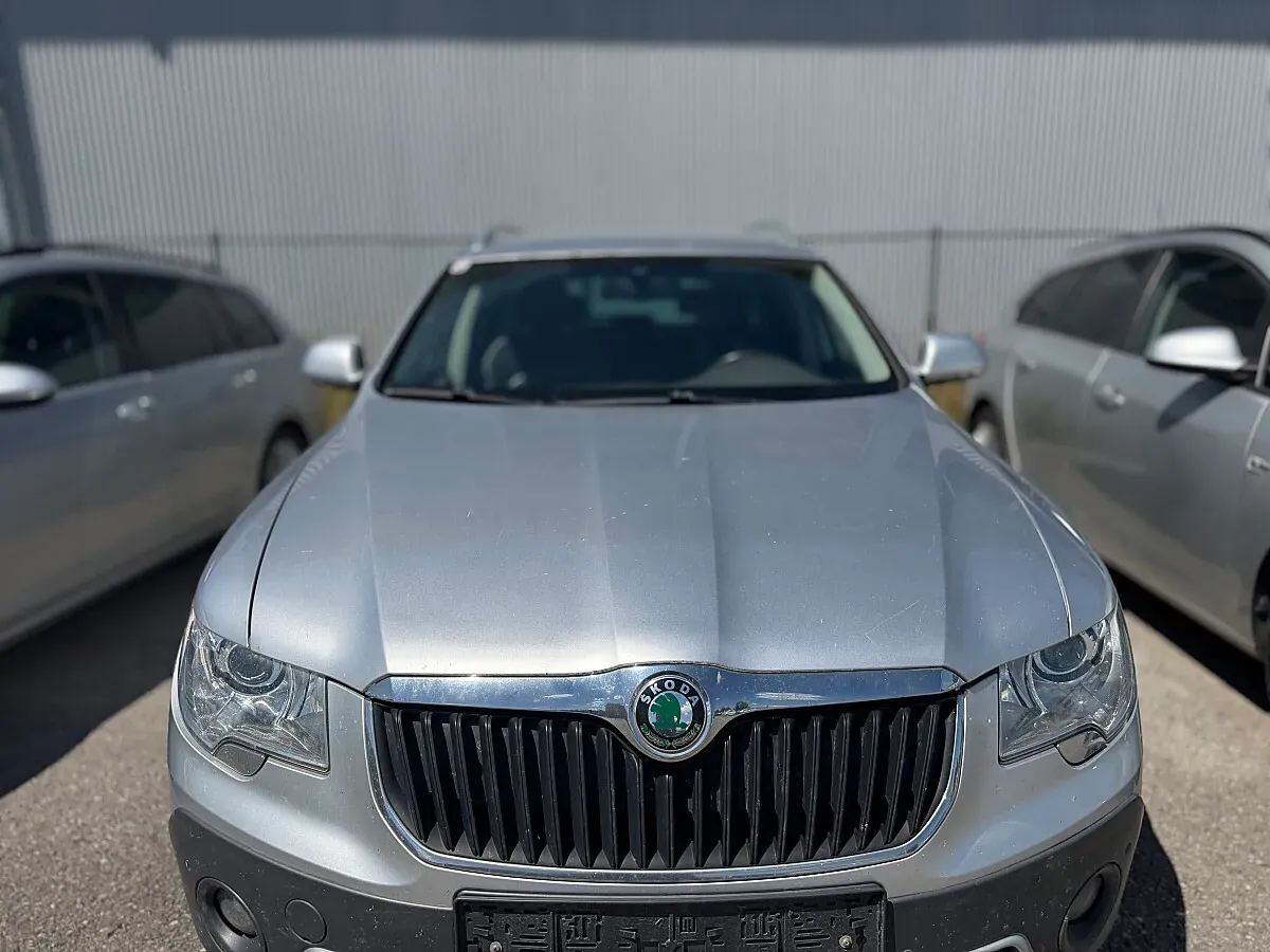 Skoda Superb 2013 photo 3