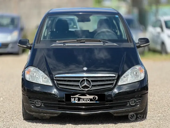 Mercedes-Benz A-Class 2012 photo 2
