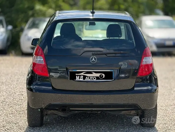Mercedes-Benz A-Class 2012 photo 4