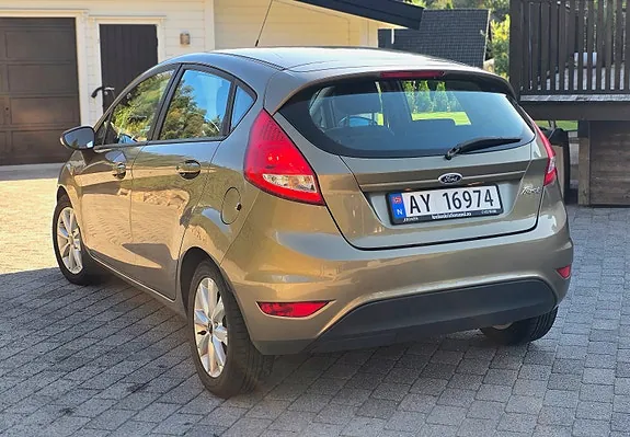 Ford Fiesta 2011 photo 4